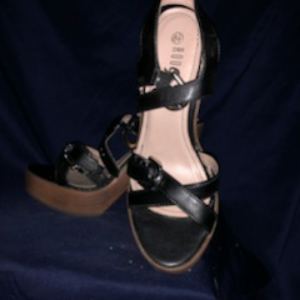 Shoes - Picture 2 of 4